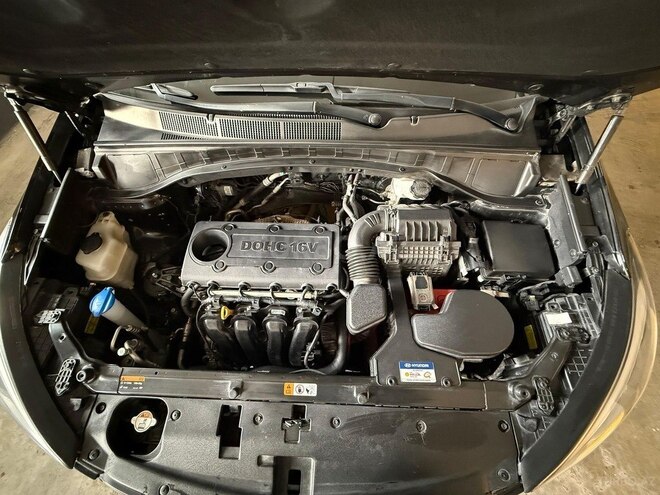 Hyundai Santa Fe-6