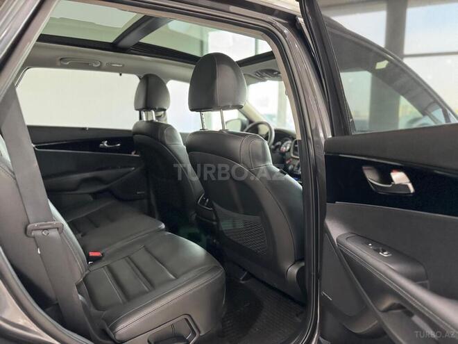 Kia Sorento-12