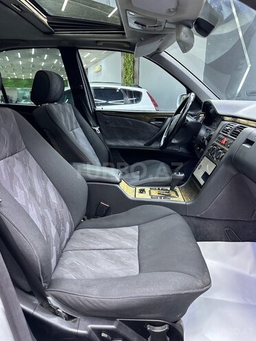Mercedes E 220 d 2001, 516,640 km - 2.2 l - Bakı