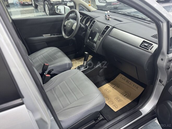Nissan Tiida-16