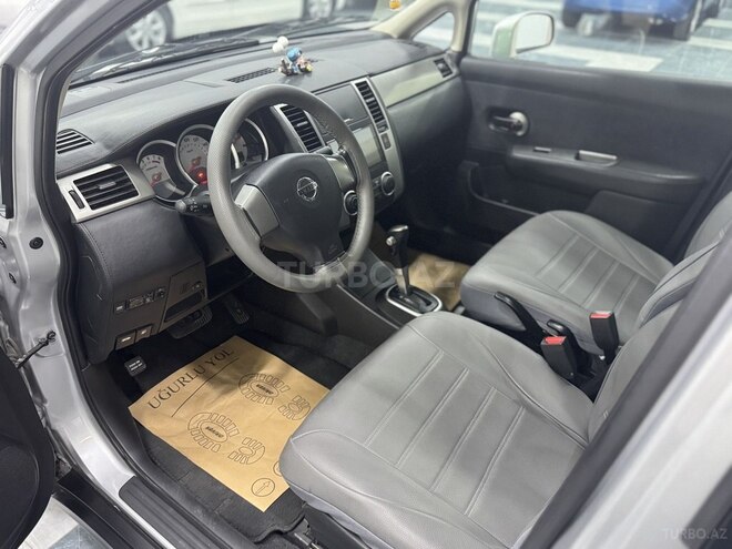 Nissan Tiida-17