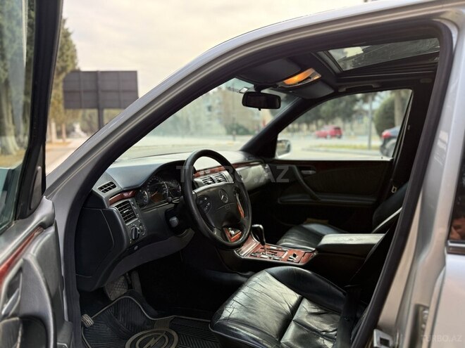 Mercedes E 270 1999, 580,000 km - 2.7 l - Sumqayıt