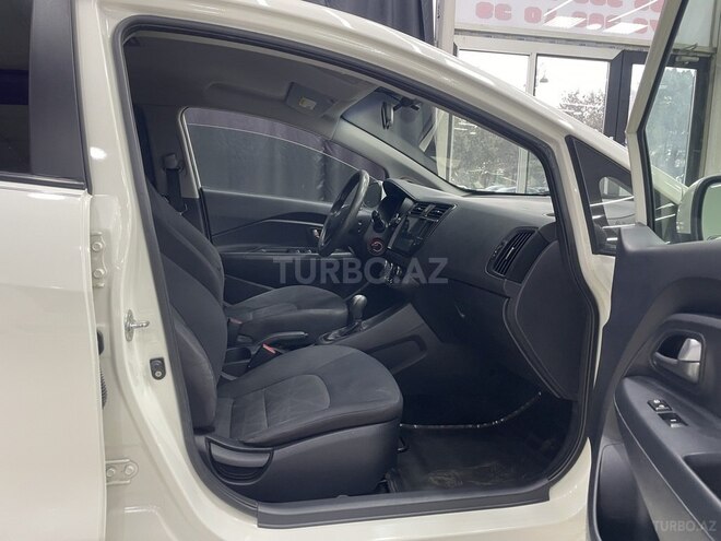 Kia Rio-7