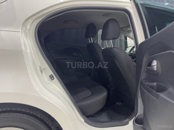 Kia Rio-8