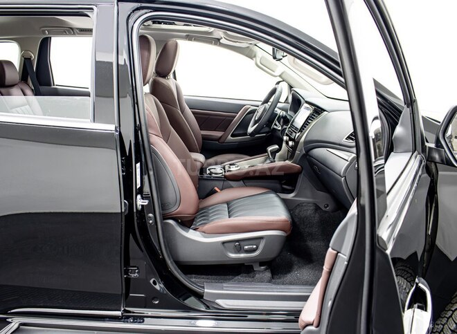 Mitsubishi Pajero Sport-30