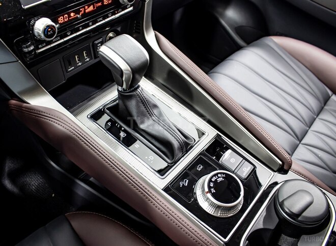 Mitsubishi Pajero Sport-22
