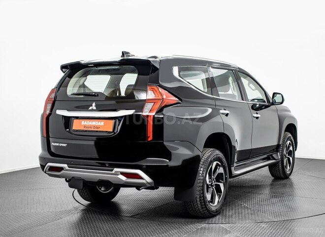 Mitsubishi Pajero Sport-2