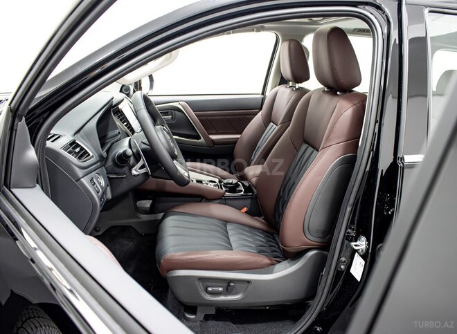 Mitsubishi Pajero Sport-26