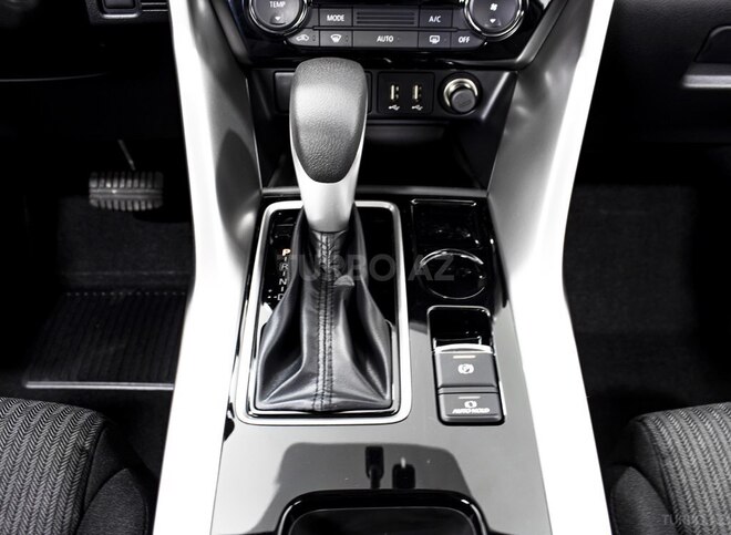Mitsubishi Eclipse Cross-25