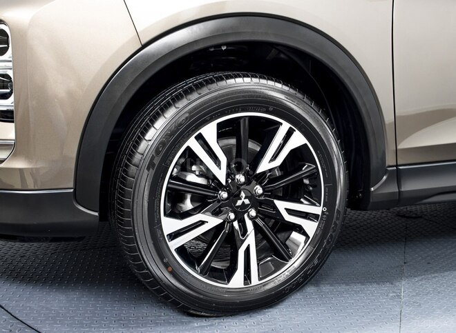 Mitsubishi Eclipse Cross-9