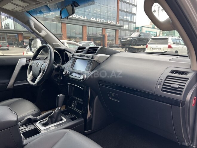Toyota Land Cruiser Prado-9