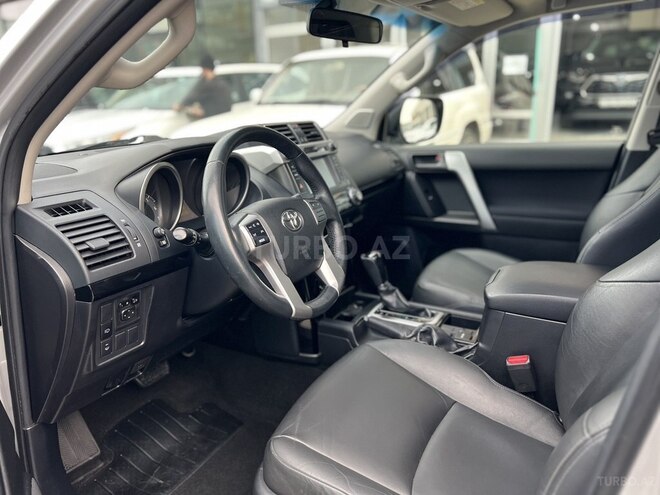 Toyota Land Cruiser Prado-6