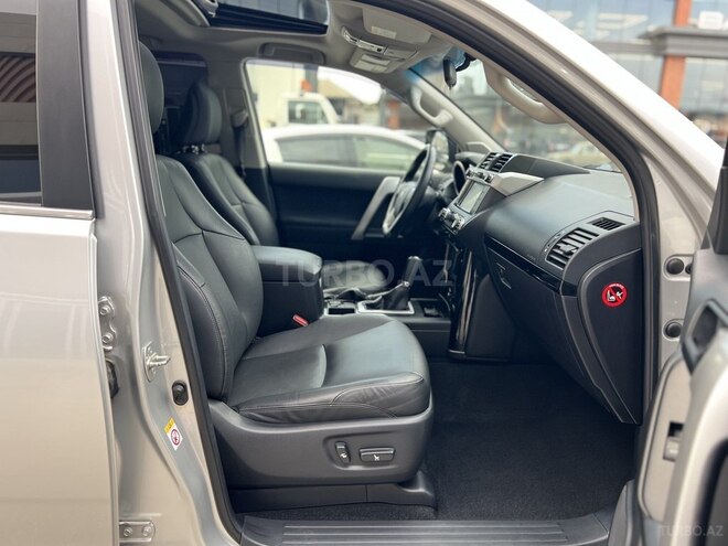 Toyota Land Cruiser Prado-8