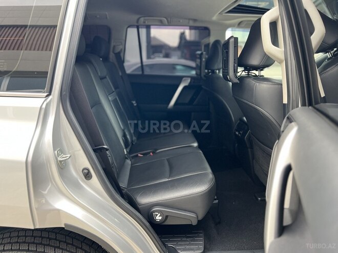 Toyota Land Cruiser Prado-10