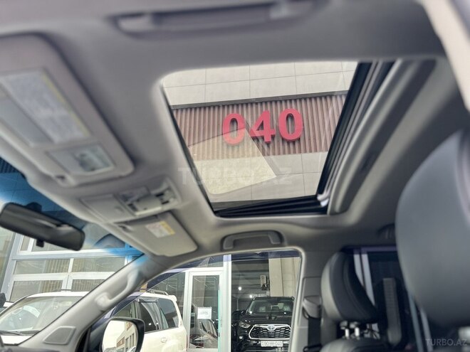 Toyota Land Cruiser Prado-12