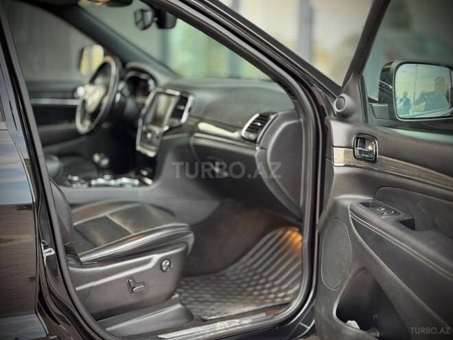 Jeep Grand Cherokee-16