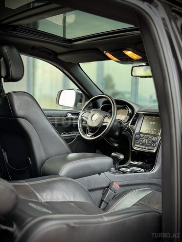 Jeep Grand Cherokee-17