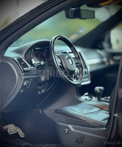 Jeep Grand Cherokee-13