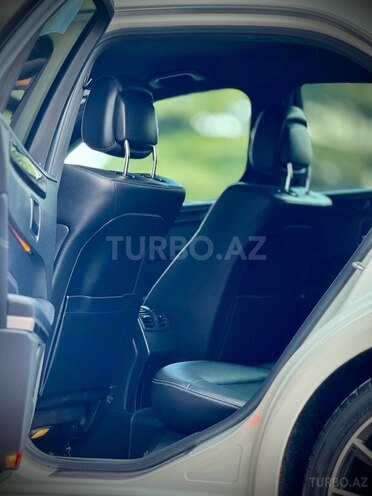 Mercedes E 220 d-8