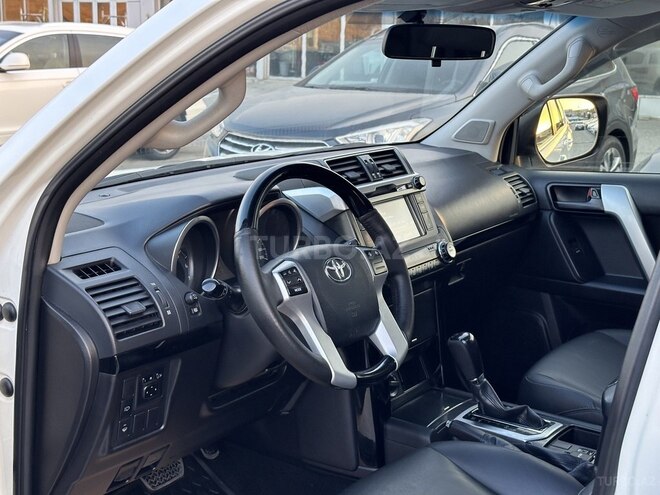 Toyota Land Cruiser Prado-10