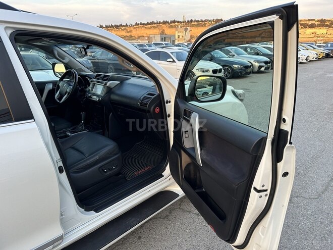 Toyota Land Cruiser Prado-16