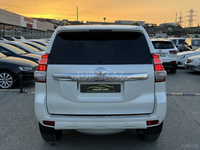 Toyota Land Cruiser Prado-5
