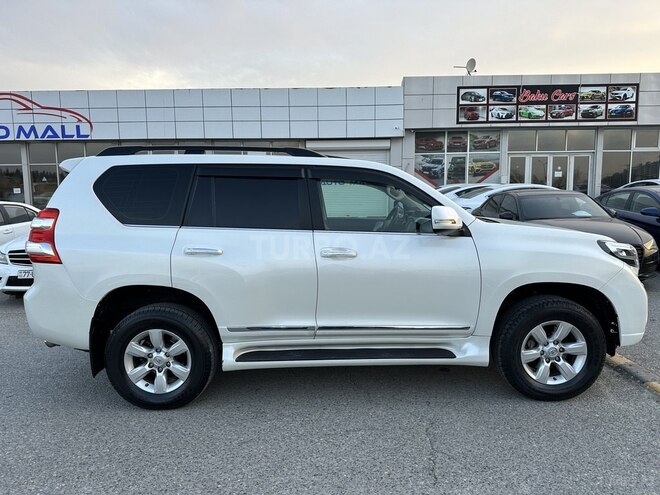 Toyota Land Cruiser Prado-4
