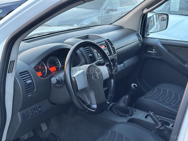 Nissan Navara 2014, 218,000 km - 2.5 l - Bakı