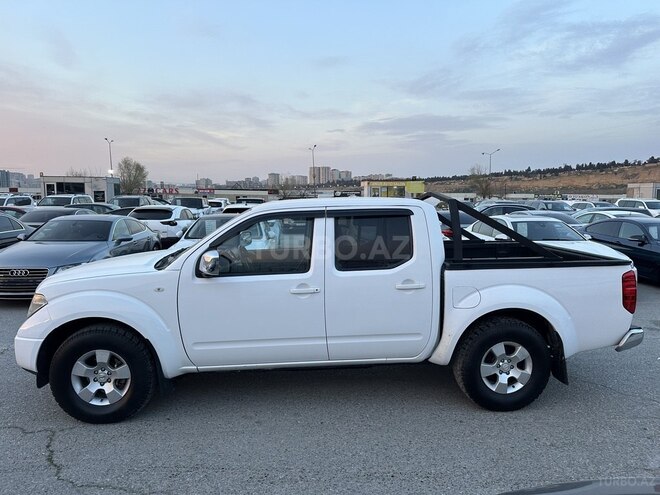 Nissan Navara 2014, 218,000 km - 2.5 l - Bakı