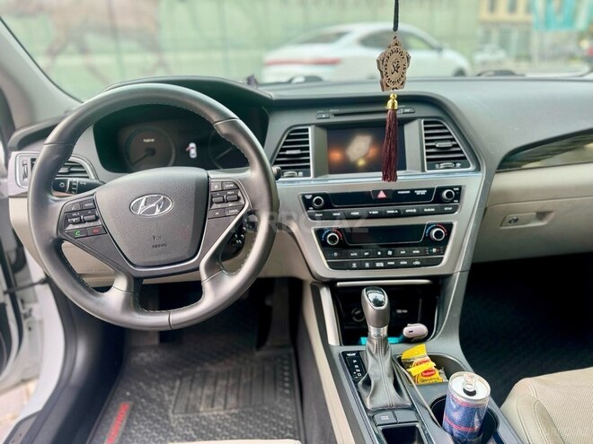 Hyundai Sonata-11