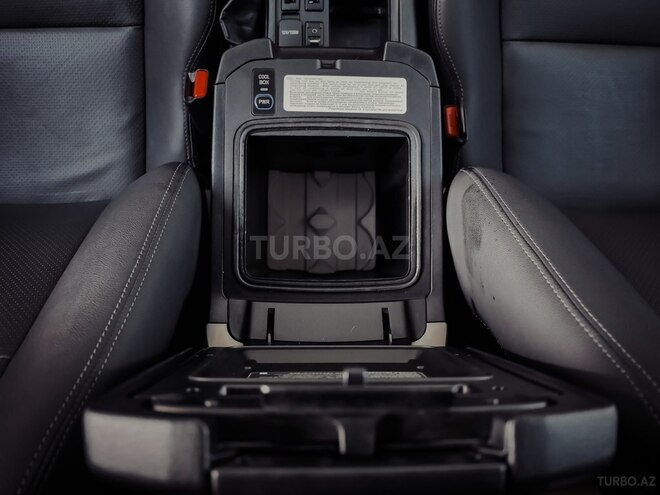 Toyota Land Cruiser Prado-21