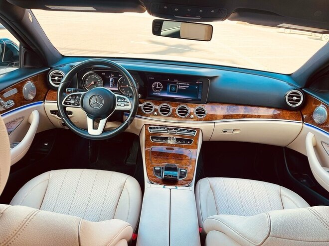 Mercedes E 300-5