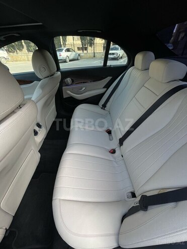 Mercedes E 300-7