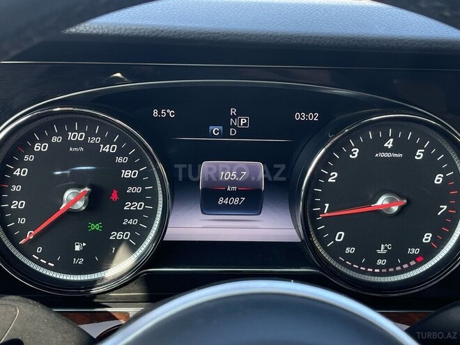 Mercedes E 300-8