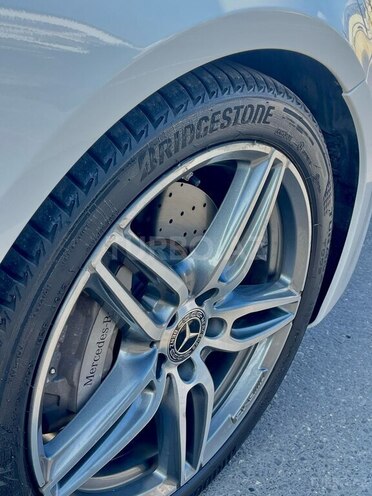 Mercedes E 300-12