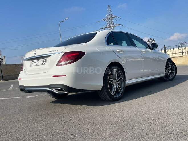 Mercedes E 300-11