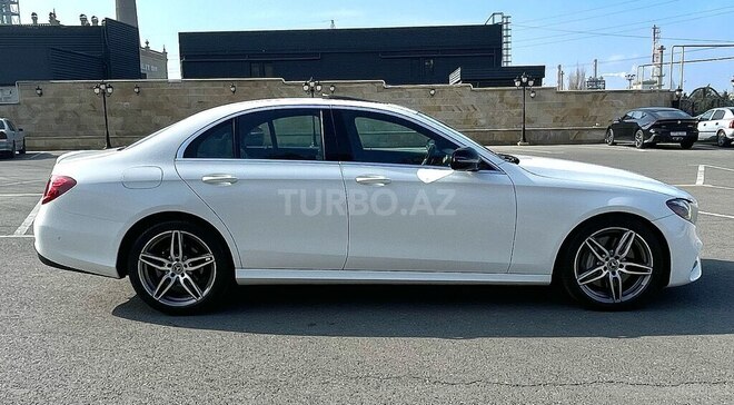 Mercedes E 300-19