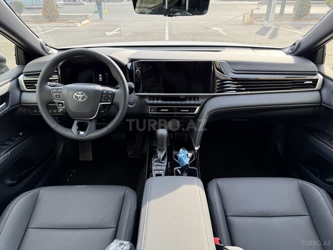 Toyota Camry-13