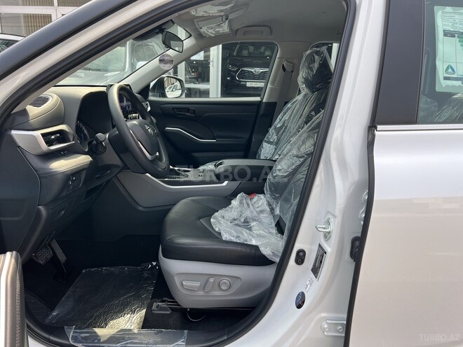 Toyota Highlander-5