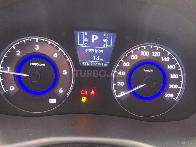 Hyundai Accent-4
