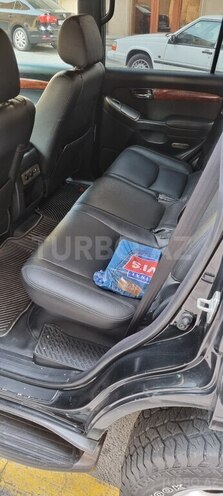 Toyota Land Cruiser Prado-9