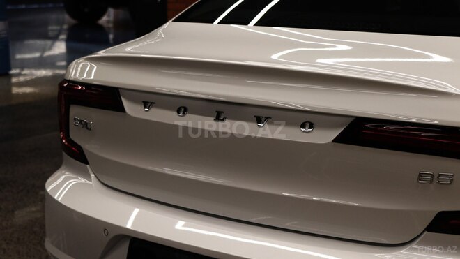 Volvo S90-11