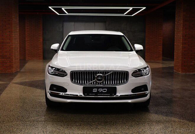 Volvo S90-2