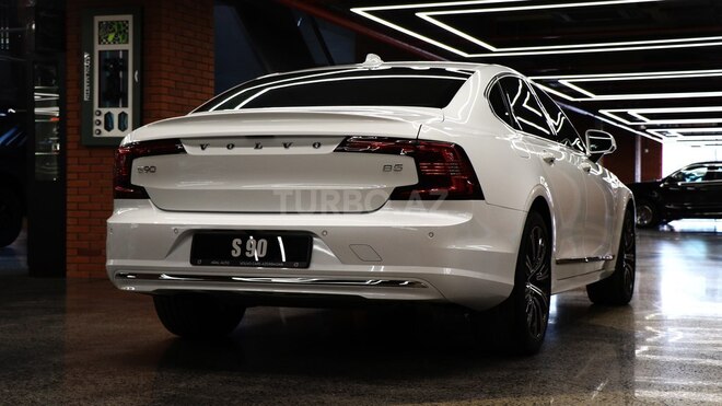 Volvo S90-10