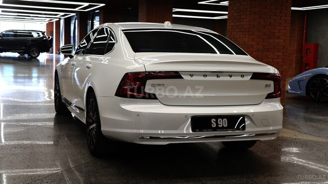 Volvo S90-9