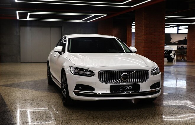 Volvo S90-1