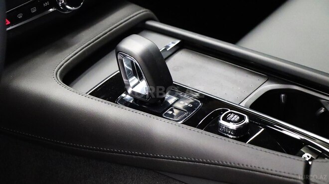 Volvo S90-22