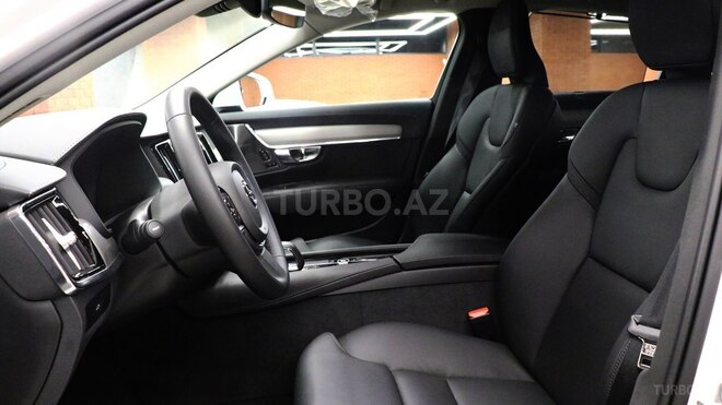 Volvo S90-23
