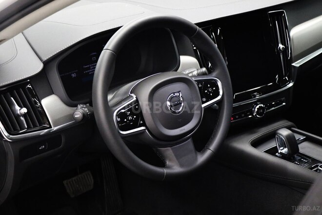 Volvo S90-21