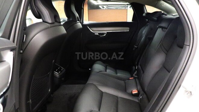 Volvo S90-14
